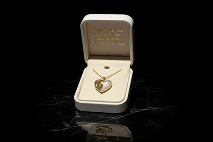 Nivára | Mother Of Pearl Necklace