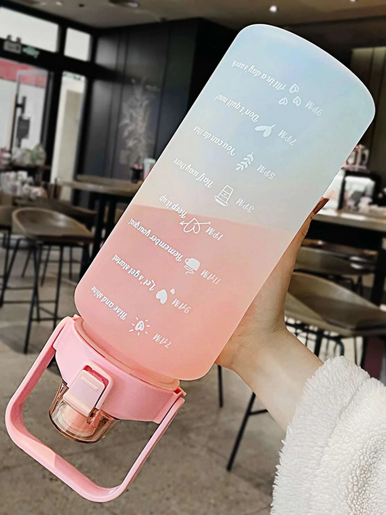 2 Liters Gradient Color Plastic Kettle Large Portable Travel Water Bottle with Straw Sports Cup High Value Big Fat Cup Adult