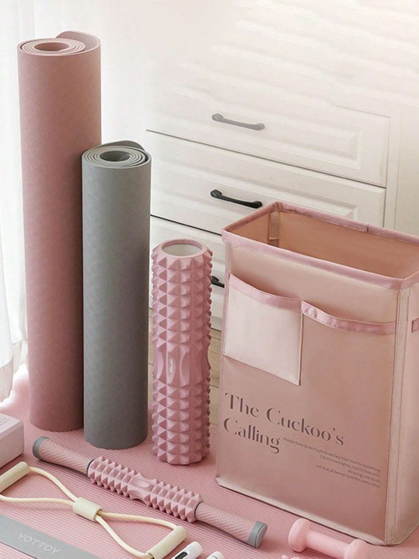 1Pc Yoga Mat Storage Basket Fitness Equipment Sports Equipment Storage Basket Home Stitched Foam Axis Storage Rack Removable Convenient and Lightweight