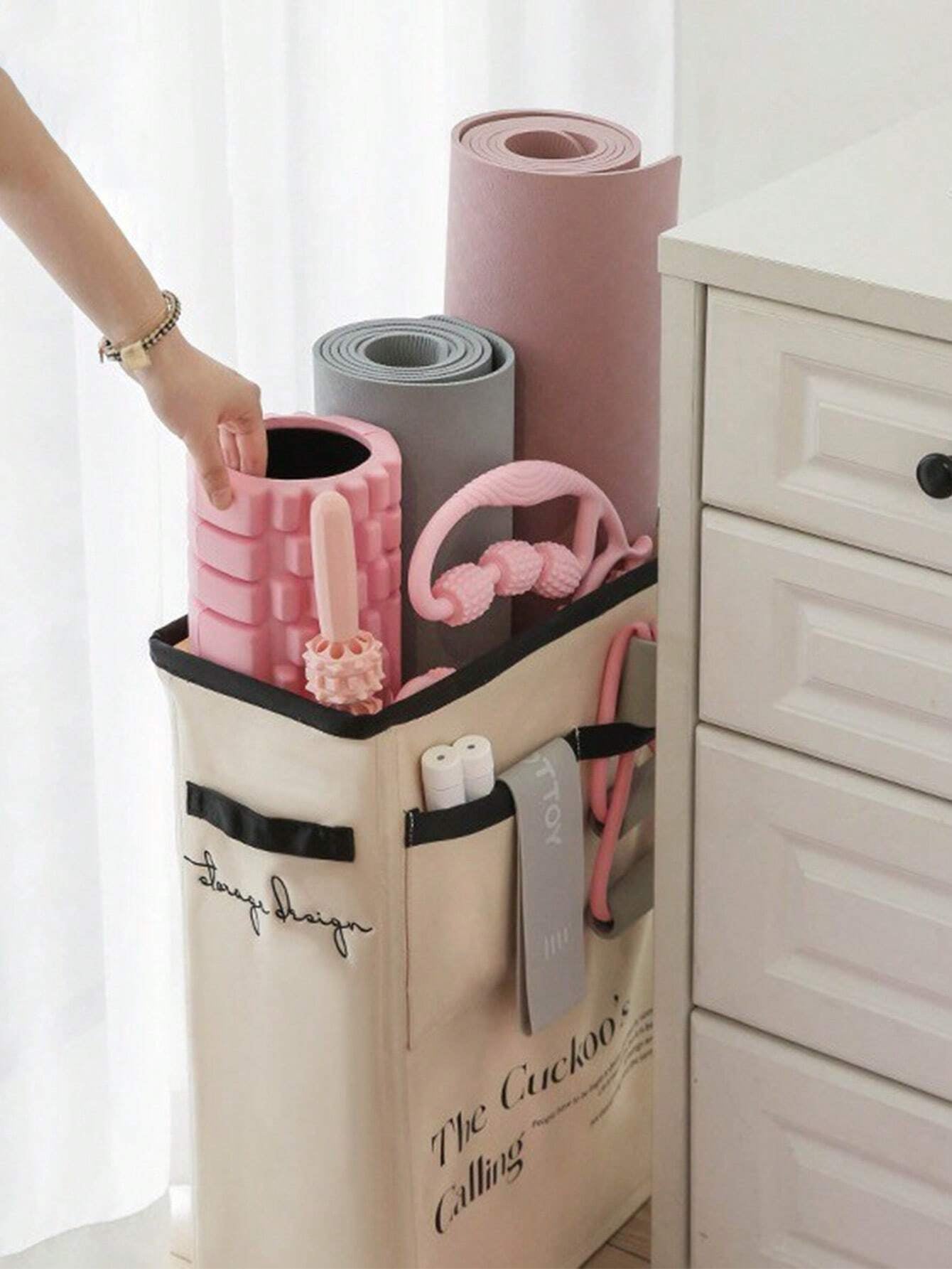 1Pc Yoga Mat Storage Basket Fitness Equipment Sports Equipment Storage Basket Home Stitched Foam Axis Storage Rack Removable Convenient and Lightweight